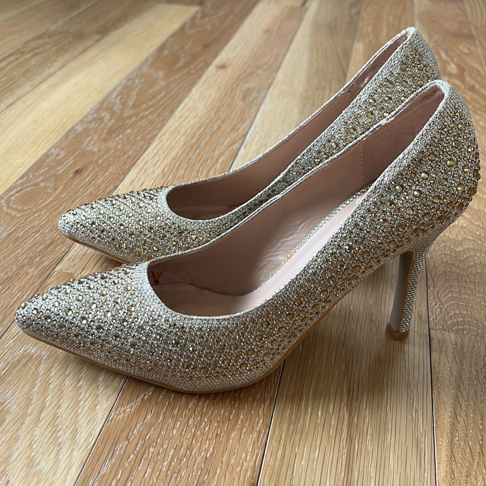 NWOT Stiletto Pumps